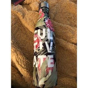 Cultivate Studio Oh! 🚰Water Bottle ✨NEW✨!✨